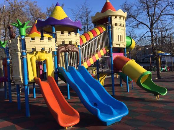 Craiova - Complex de joaca distrus dupa 2 luni