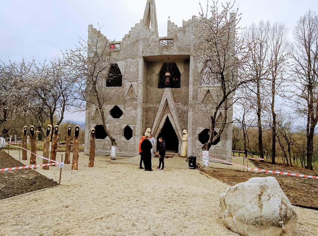 CASTELUL VRĂJITOARELOR: Senzații tari în cel mai nou obiectiv turistic din Gorj! | infoINSiDER.ro